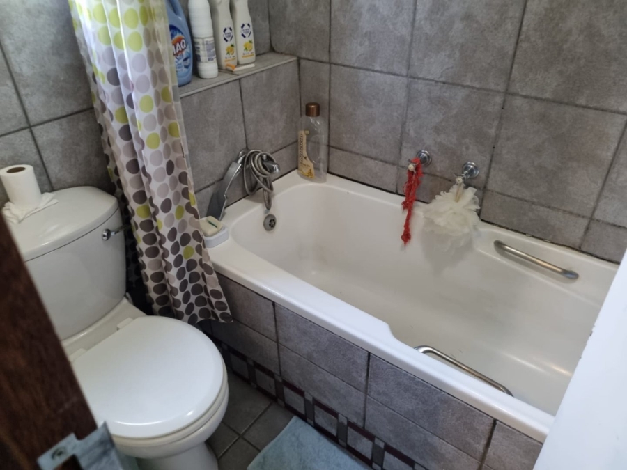 1 Bedroom Property for Sale in Brandwag Free State